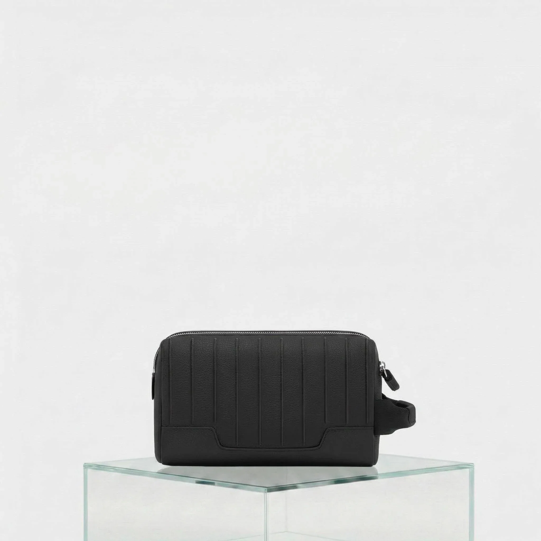 Never Still Leather Toiletry Bag - Image 3