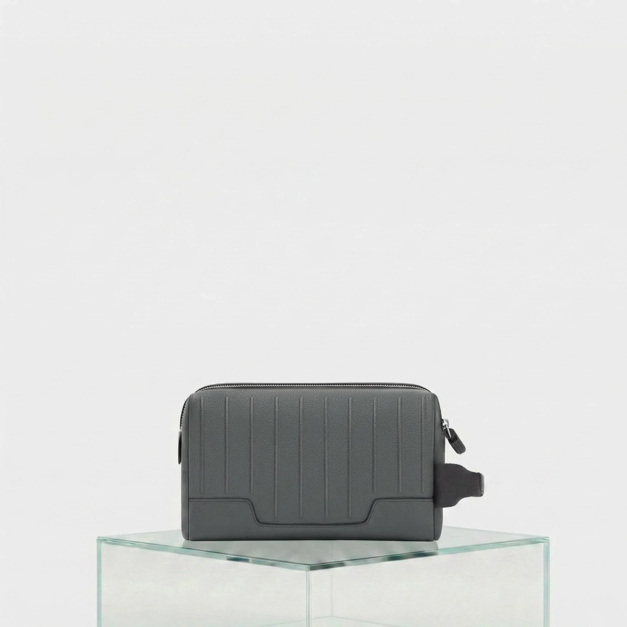 Never Still Leather Toiletry Bag - Image 6