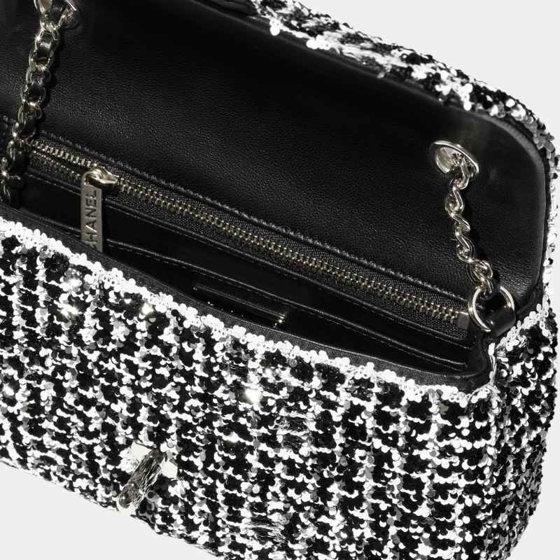 Small Flap Bag Cruise 2024/25 - Image 2