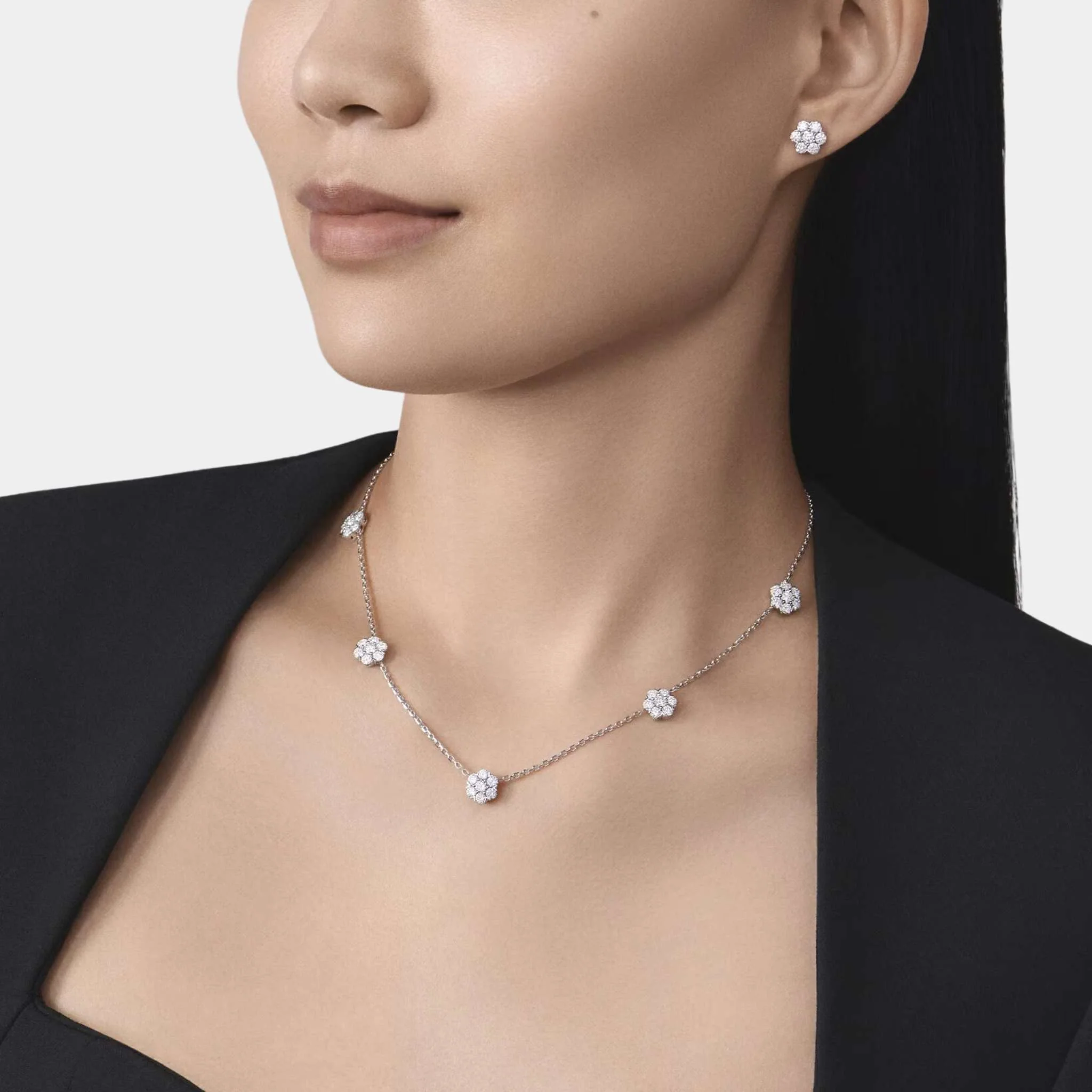 Fleurette Necklace 5 Flowers White Gold Diamond - Image 2