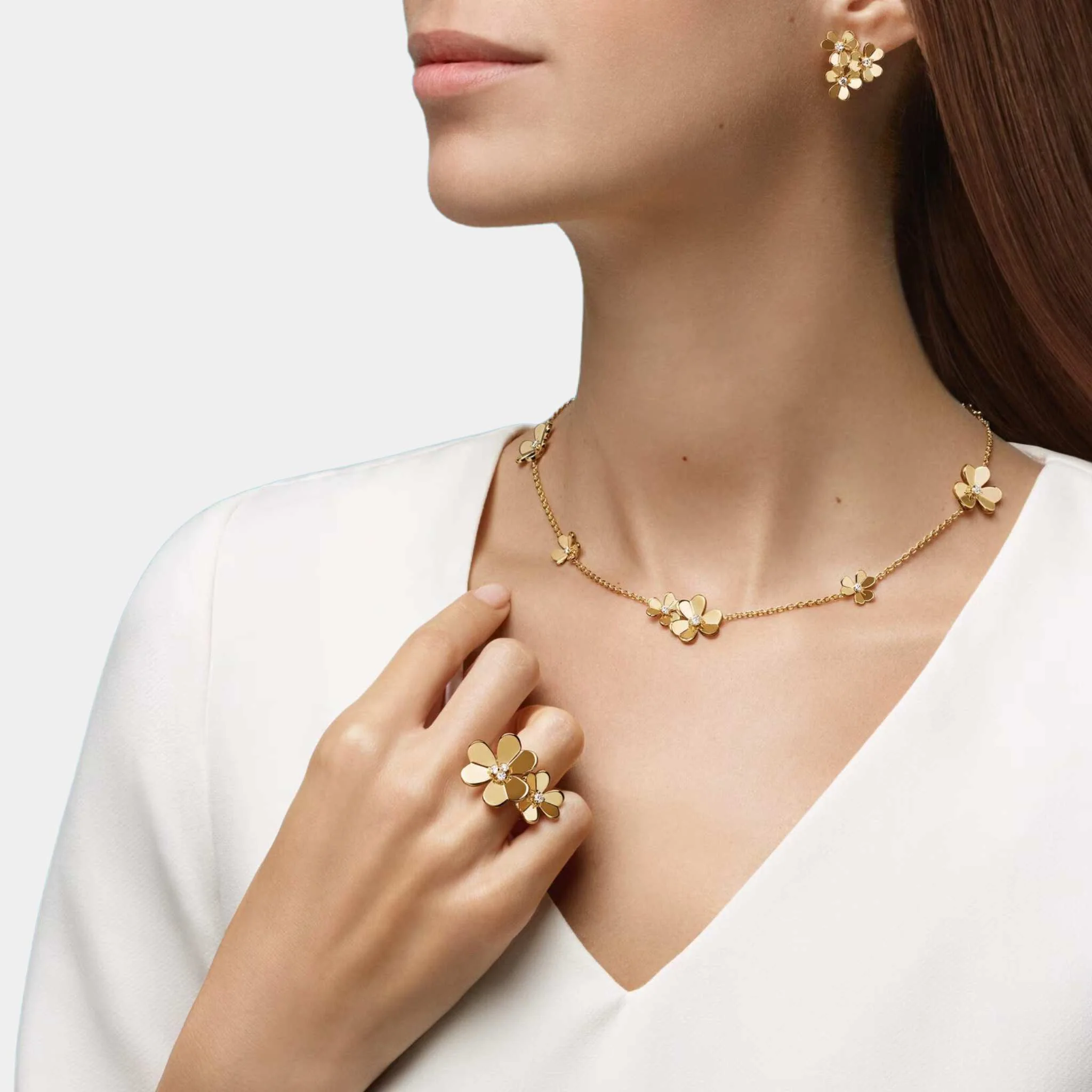 Frivole Necklace 9 Flowers Yellow Gold Diamonds - Image 2