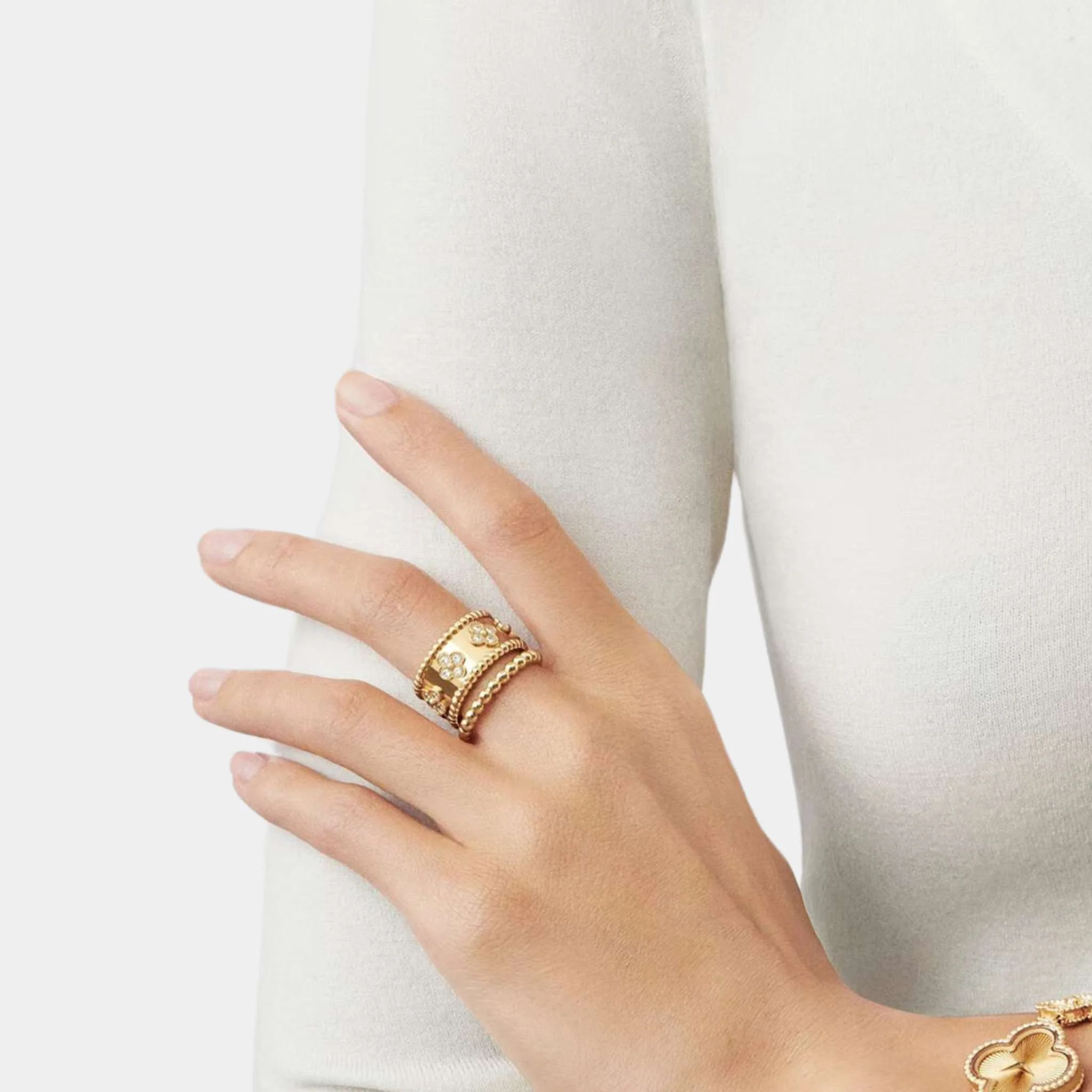 Perlée Pearls Of Gold Ring Medium Yellow Gold - Image 2