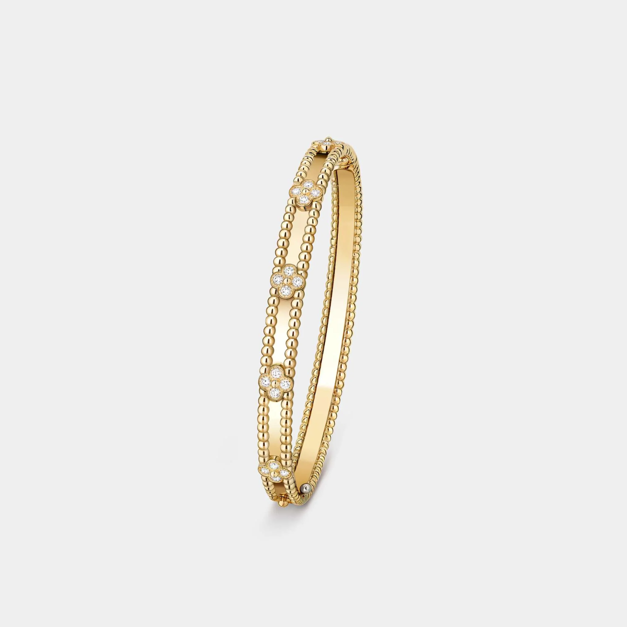 Perlée Sweet Clovers Bracelet Medium Model Yellow Gold Diamond