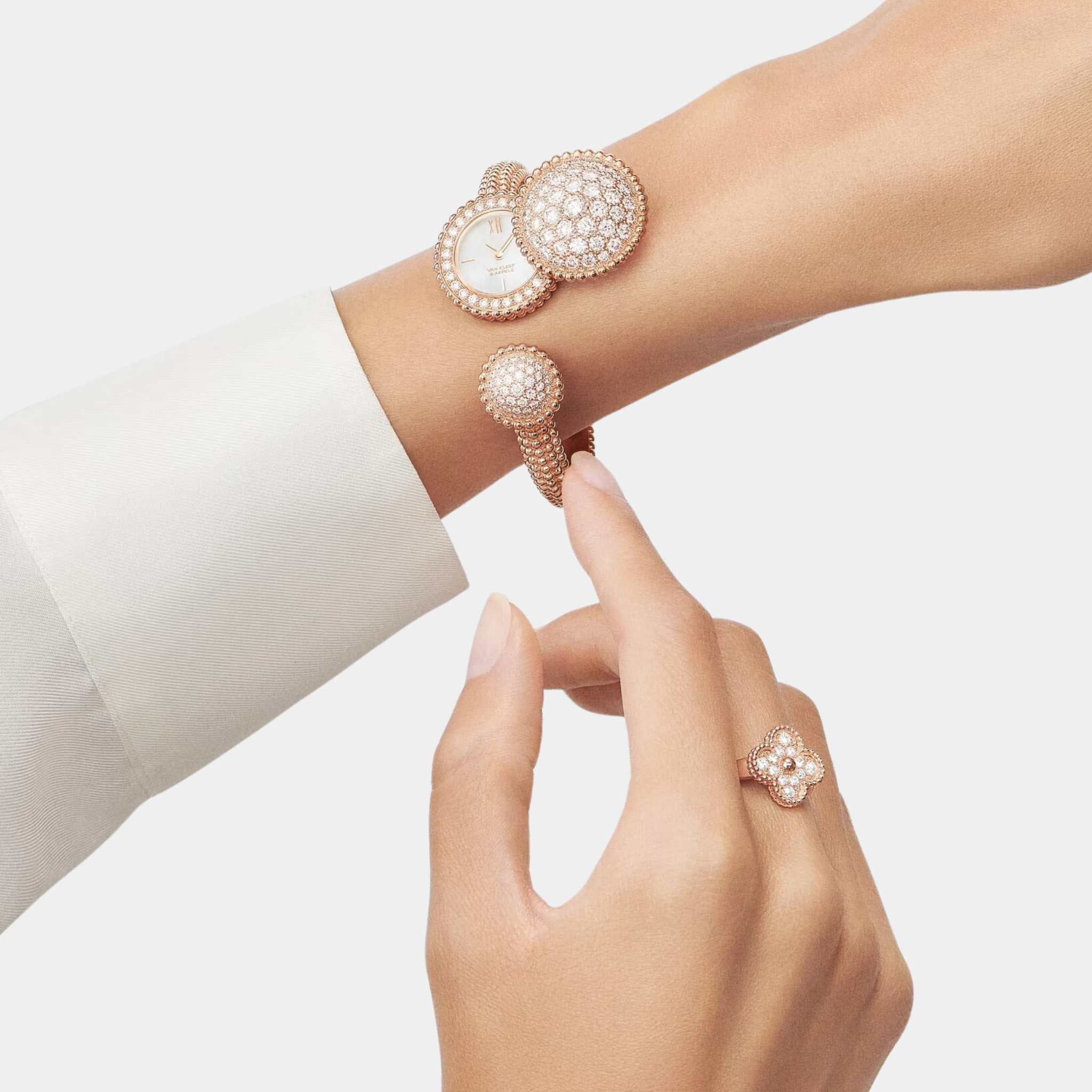 Perlée Toi & Moi Small Watch in Rose Gold & Diamond - Image 3
