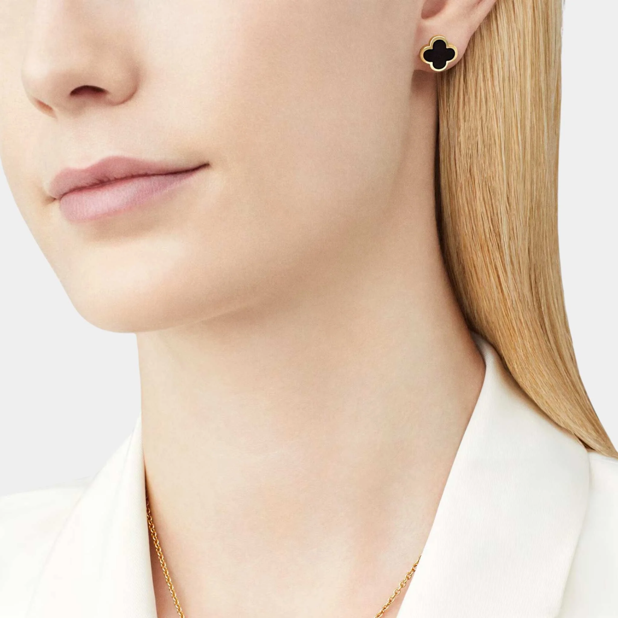 Pure Alhambra Earstuds Yellow Gold Onyx - Image 2