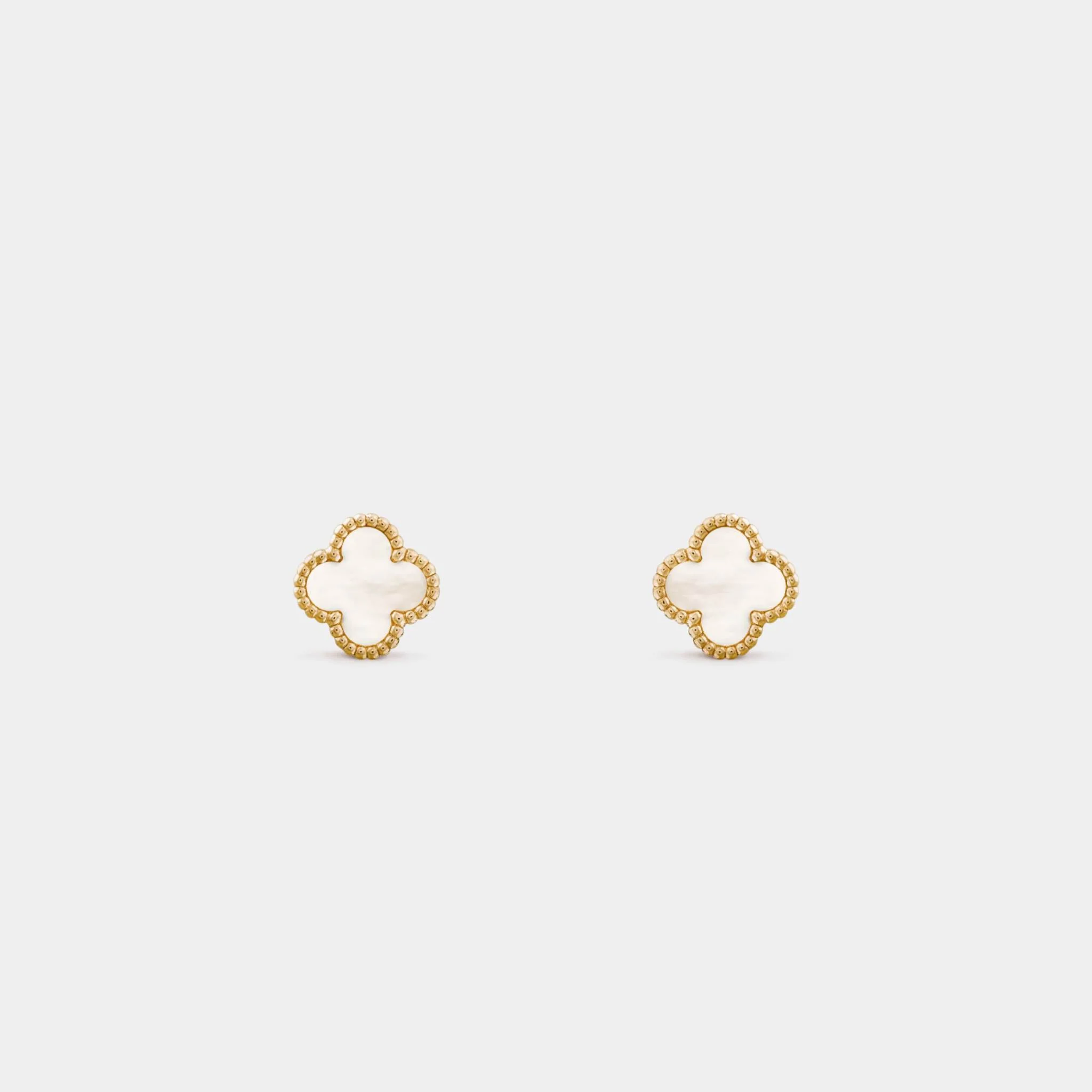 Sweet Alhambra Earstuds in Yellow Gold & Mother-of-Pearl