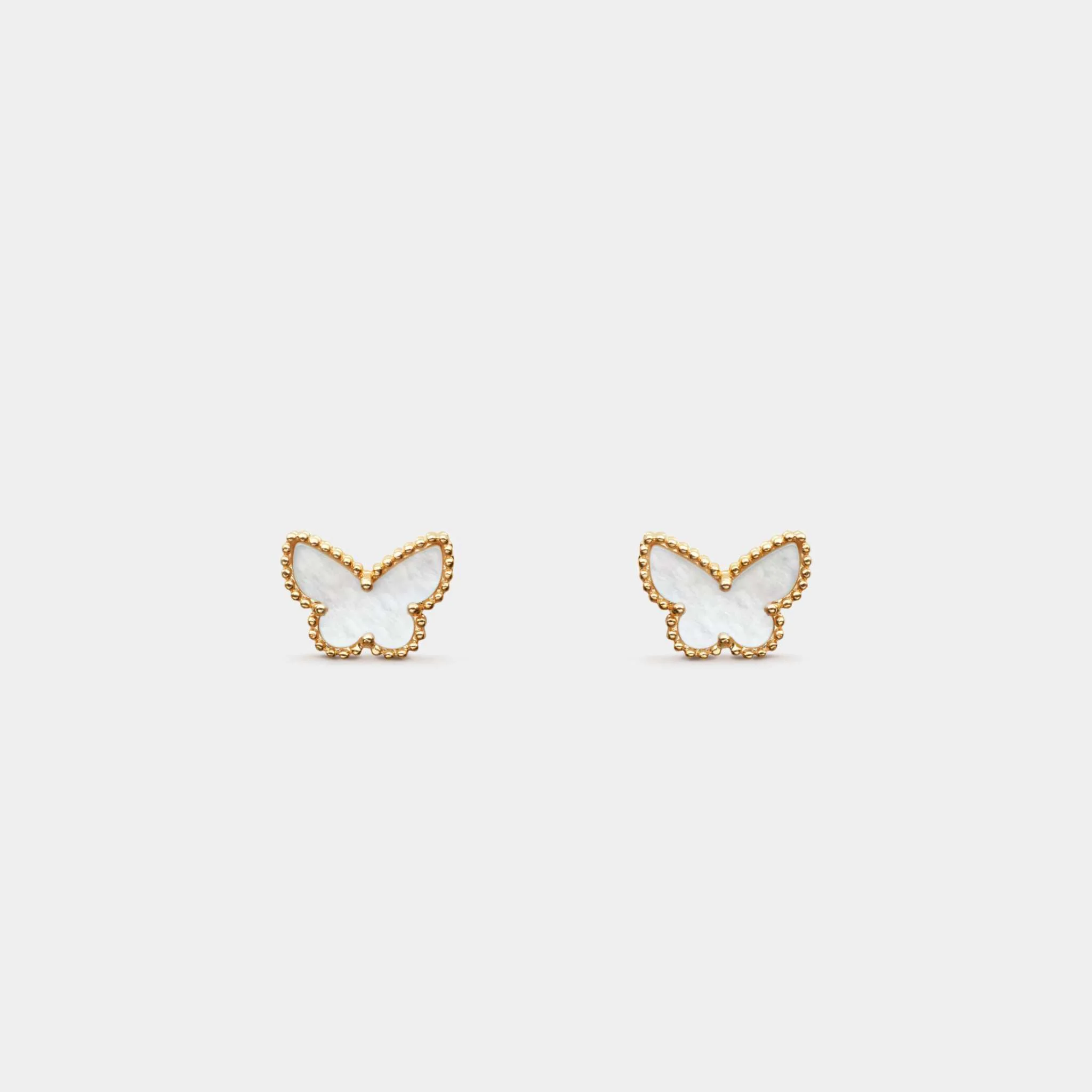 Sweet Butterflies Earstuds in Yellow Gold with Pearl