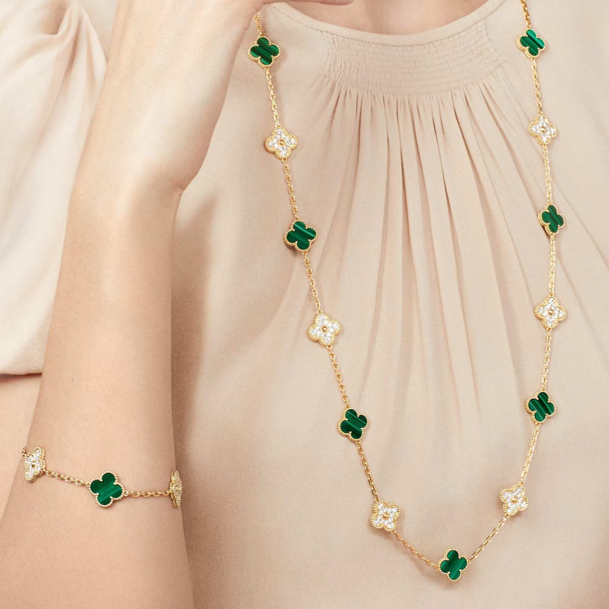 Vintage Alhambra Necklace 20 Motifs Yellow Gold & Malachite - Image 2