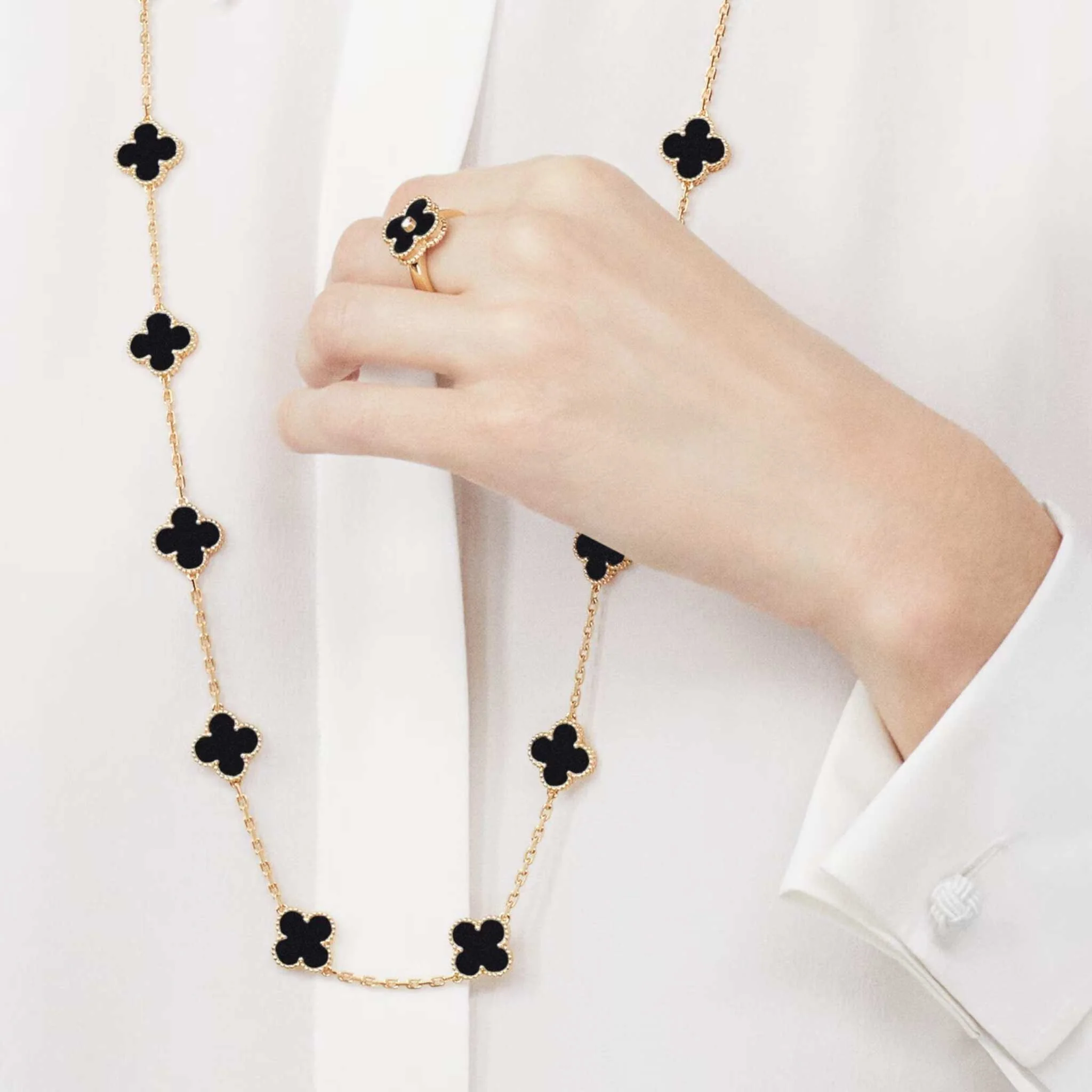 Vintage Alhambra Long Necklace 20 Motifs Yellow Gold Onyx - Image 2