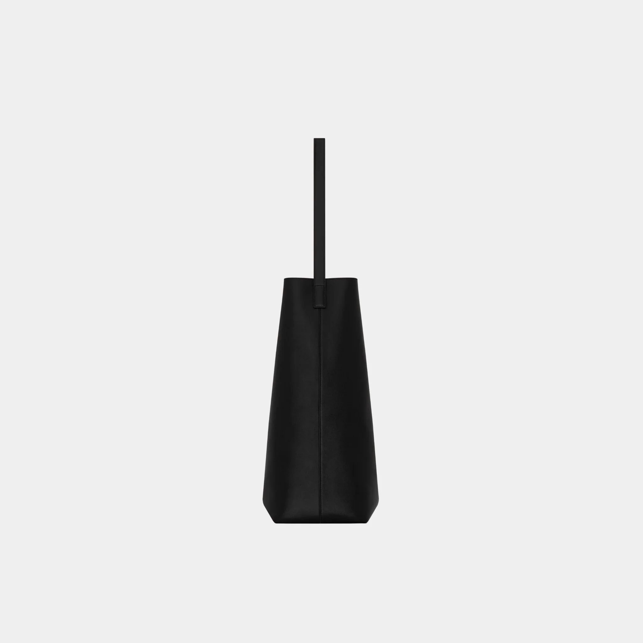 Bold Hobo Bag In Smooth Leather - Image 2